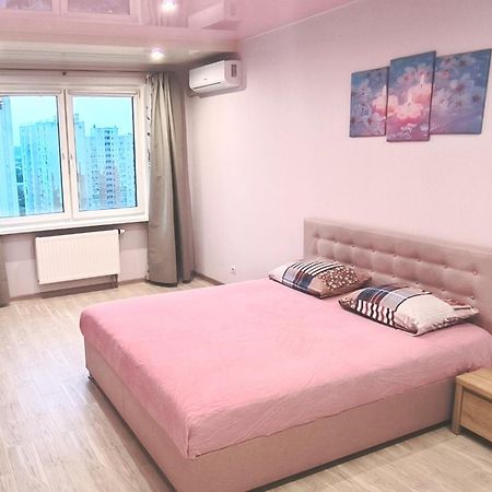 קייב Apartment Near Metro Pozniaky מראה חיצוני תמונה