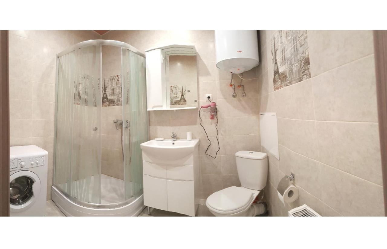 קייב Apartment Near Metro Pozniaky מראה חיצוני תמונה