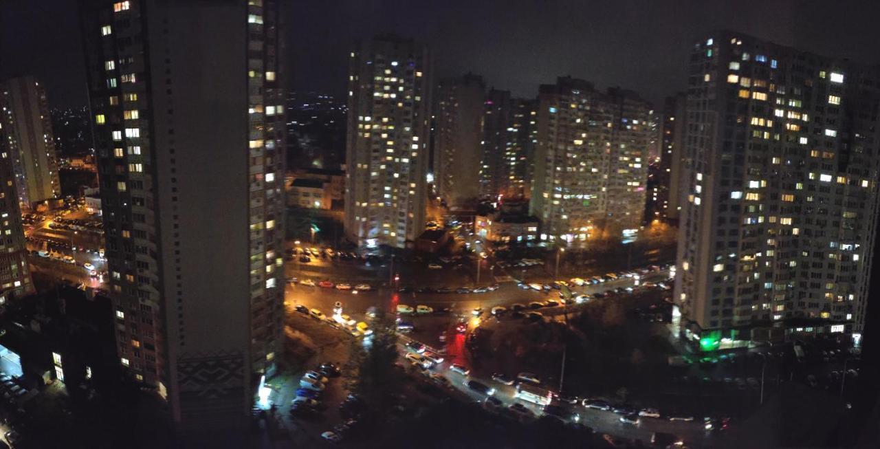 קייב Apartment Near Metro Pozniaky מראה חיצוני תמונה